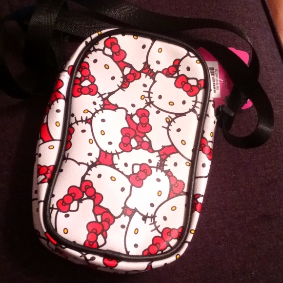 Hello Kitty Crossbody - Picture 2 of 5